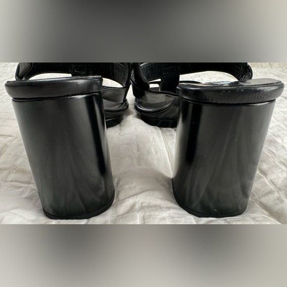 PRADA Black Patent Leather T-Strap Sandals with Bow Detail Block Heel Size 40 - Picture 10 of 15